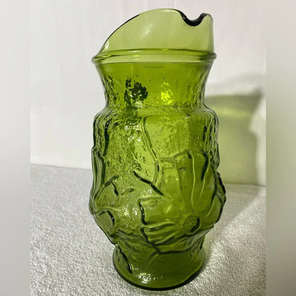 Vintage Anchor Hocking Avocado Green Textured Rain Flower Glass Pitcher - Picture 6 of 12